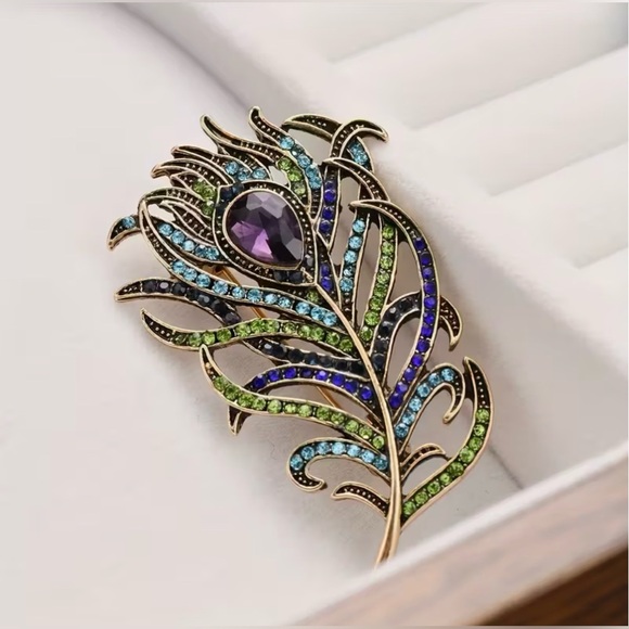 Peacock Feather Rhinestone Encrusted Brooch Modern New Gold Tone - Picture 8 of 9
